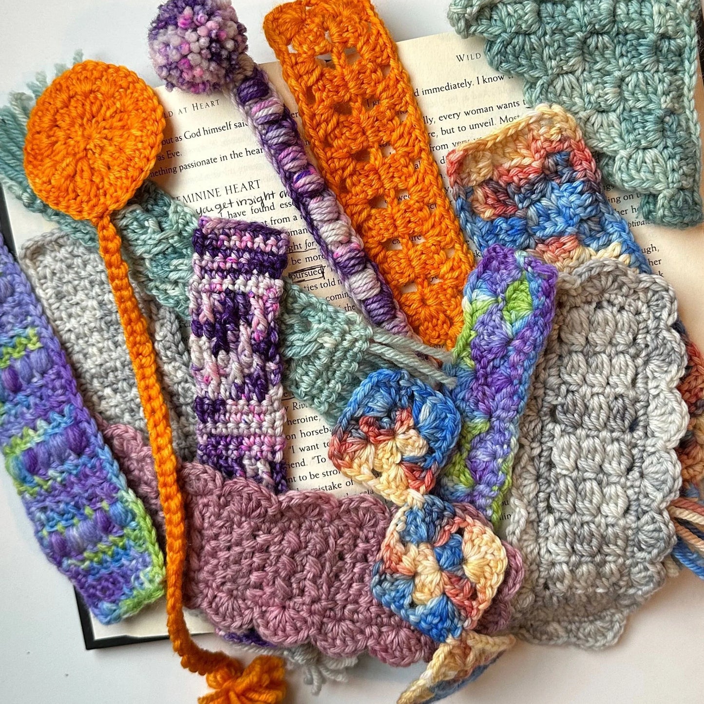 Bookmark Crochet Pattern - Easy Project for Book Lovers and Crocheters - Cluster Stitch