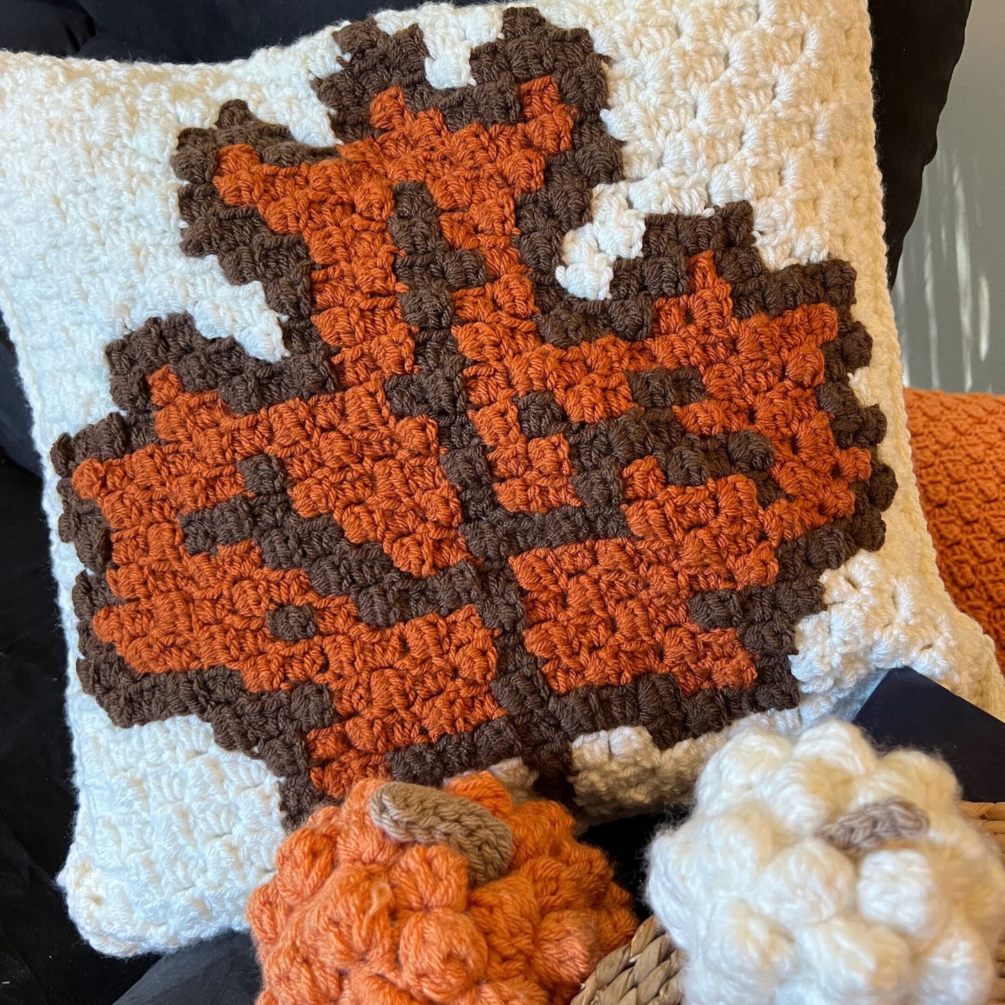 Autumn Leaf Pillow C2C Crochet Pattern | Corner to Corner | Fall Maple Leaf