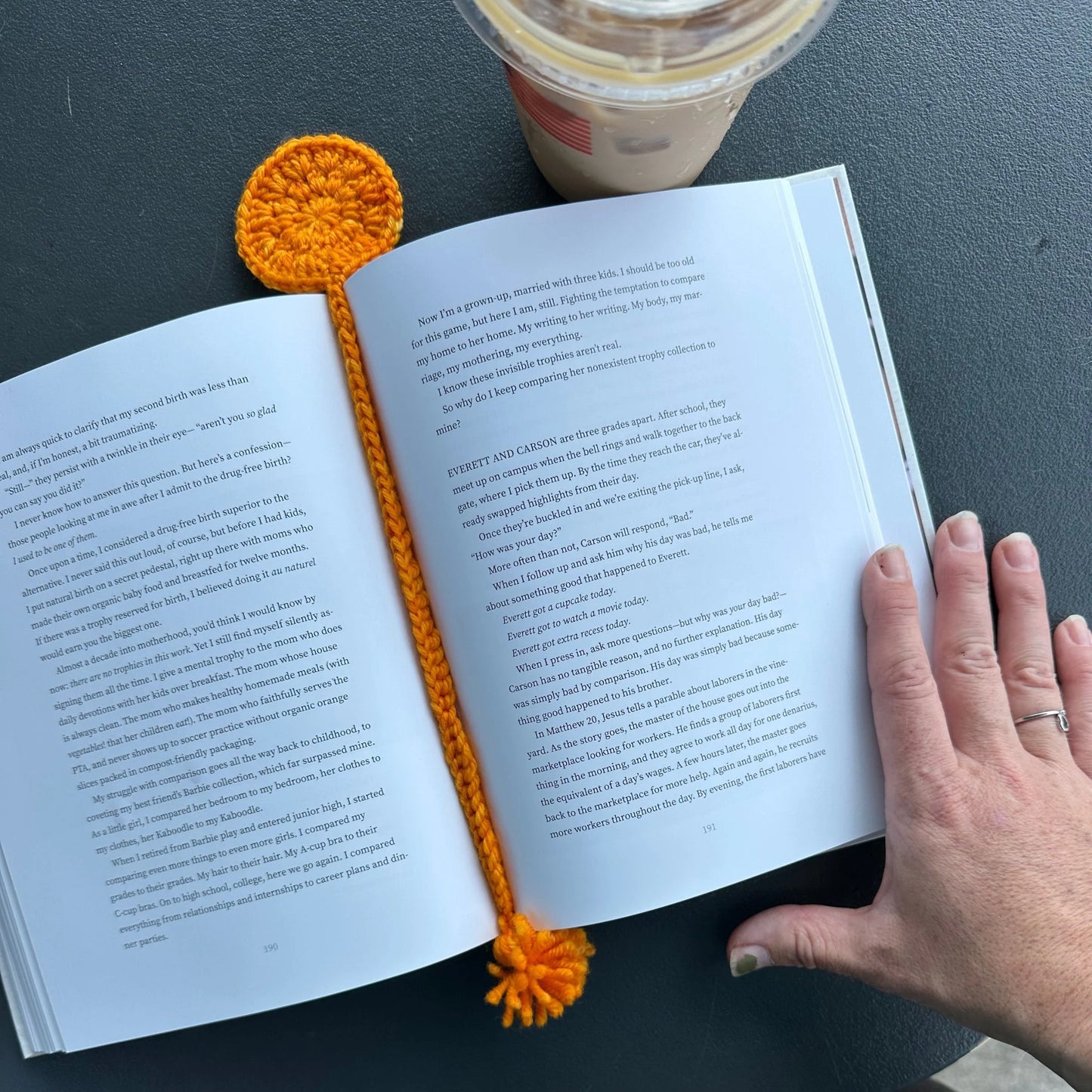 Granny Circle Bookmark Crochet Pattern, Easy Project for Book Lovers and Crocheters. Beginner Scrap Busting pattern