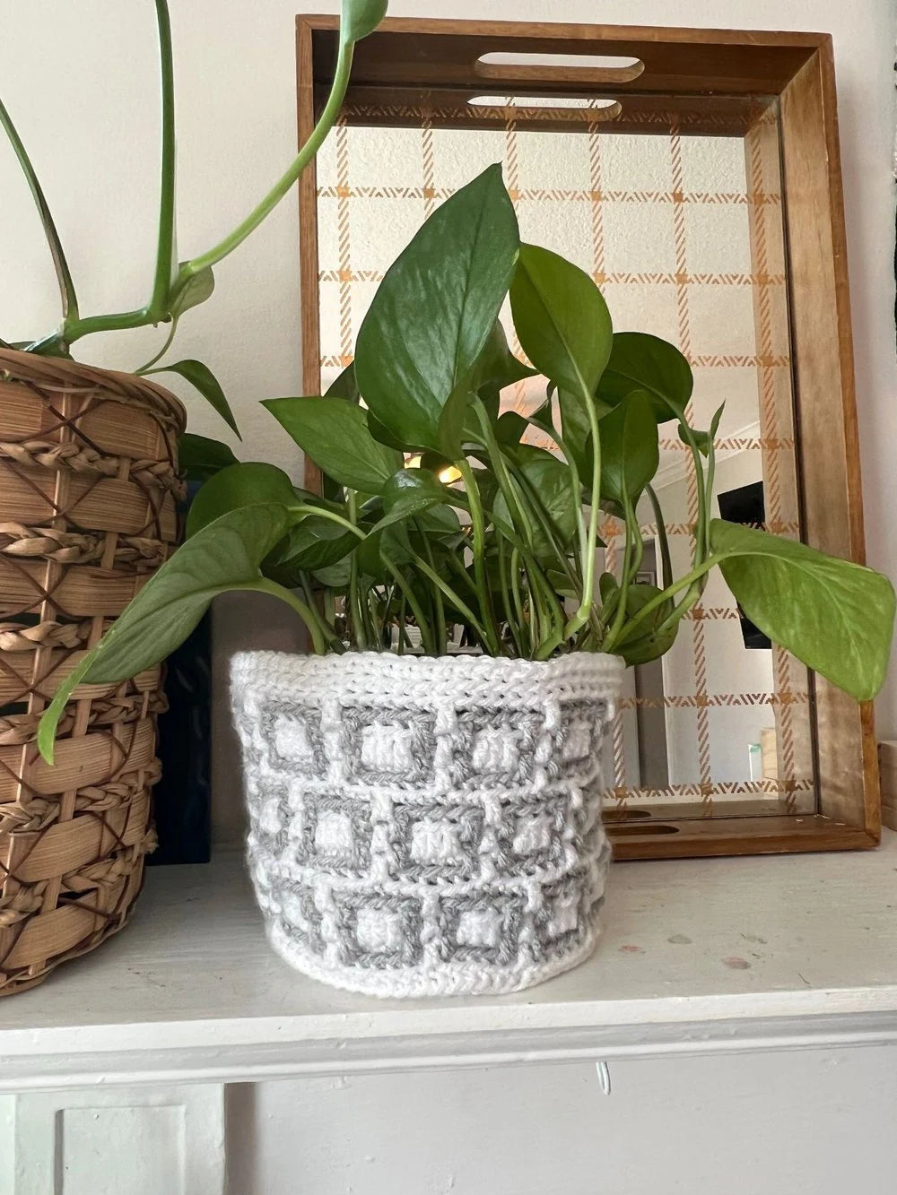 Mosaic Plant Pot Cover Crochet PATTERN, Overlay Mosaic chart, Worsted Weight yarn Plant Cozy pattern. Stash buster scrap yarn project