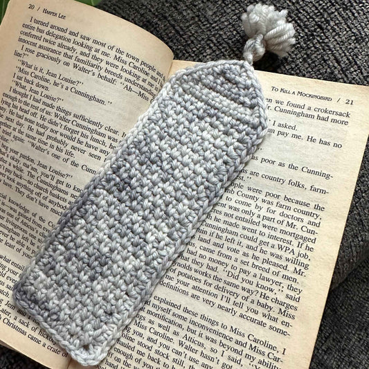 Simple Bookmark Crochet Pattern featuring Moss Stitch - Easy Project for Book Lovers and Crocheters | Linen | Granite | Woven Stitch