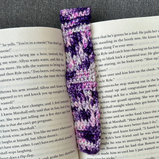 Pretty Bookmark Crochet Pattern  - Easy Project for Book Lovers and Crocheters | Quick gift!