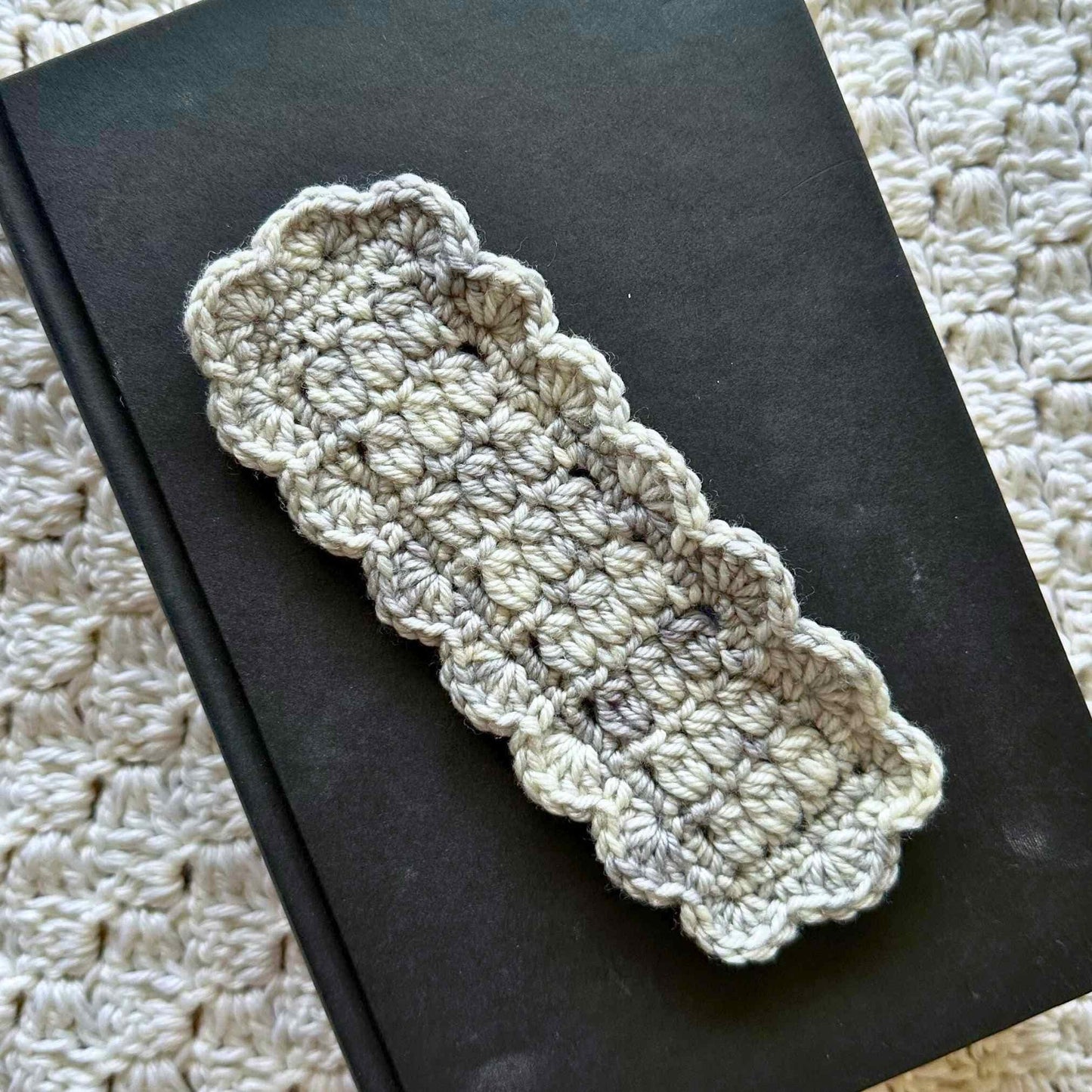Bookmark Crochet Pattern - Easy Project for Book Lovers and Crocheters - Cluster Stitch