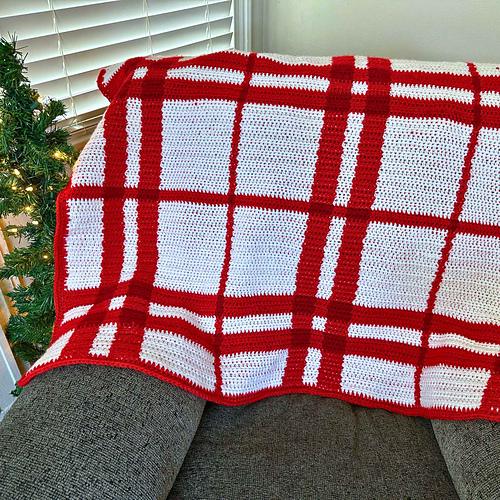 Christmas Plaid Throw Crochet Pattern PDF - Chart & Written Pattern, Tapestry Crochet, Aran Yarn, Festive Blanket, Home Decor