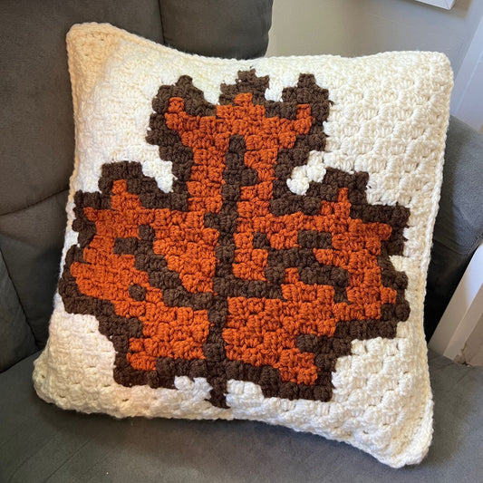 Autumn Leaf Pillow C2C Crochet Pattern | Corner to Corner | Fall Maple Leaf