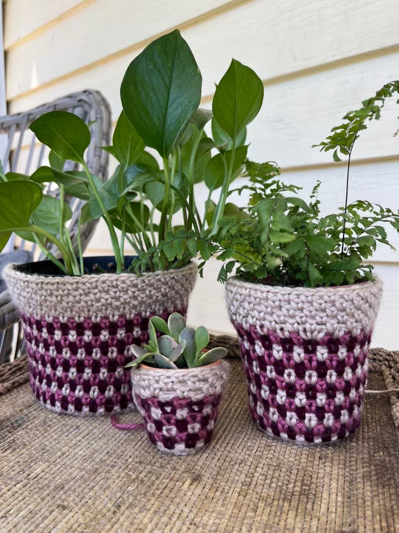 PDF Plant Pot Cover Crochet Pattern using Striped Moss Stitch Crochet. Easy Indoor plant pot cozy pattern that's beginner-friendly