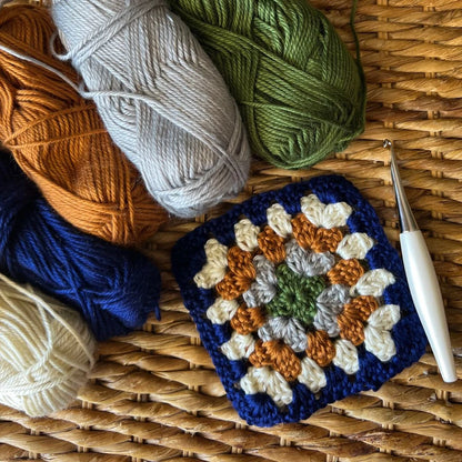 Granny’s Four-Square Pillow | Crochet Pillow Pattern