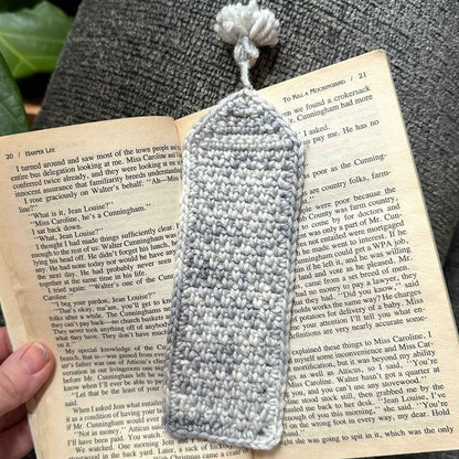 Simple Moss Stitch Bookmark | Easy Crochet Bookmark Pattern