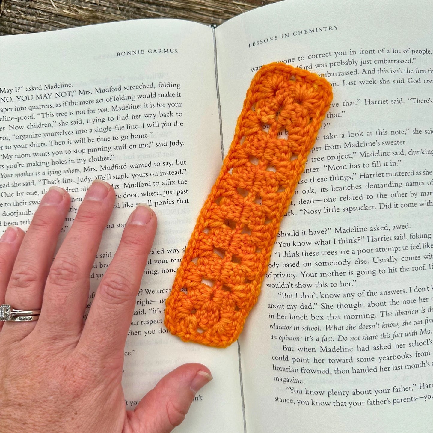 Granny Rectangle Bookmark Crochet Pattern, Easy Project for Book Lovers and Crocheters. Beginner Scrap Busting pattern