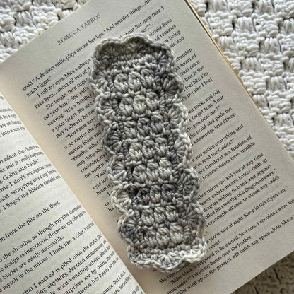 JJ's Bookmark | Easy Cluster Stitch Crochet Bookmark Pattern