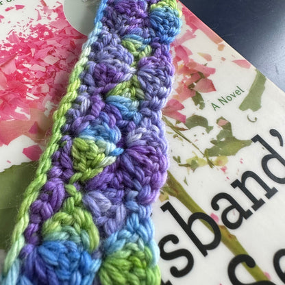 Simple Shell Stitch Bookmark | Easy Crochet Bookmark Pattern