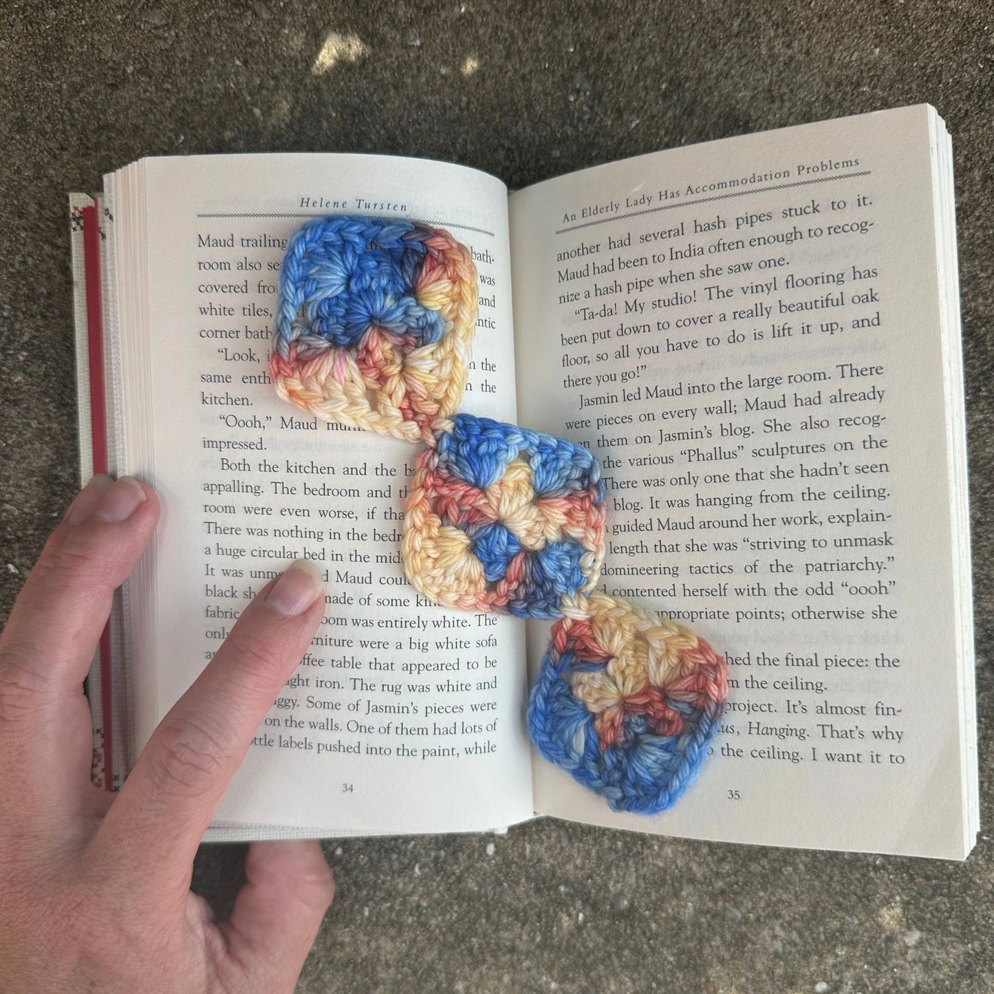 Granny Square Bookmark Crochet Pattern, Easy Project for Book Lovers and Crocheters. Beginner Scrap Busting pattern