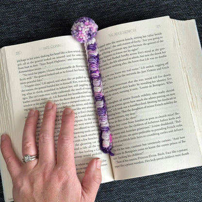 Puffy Pom Bookmark | Crochet Bookmark Pattern