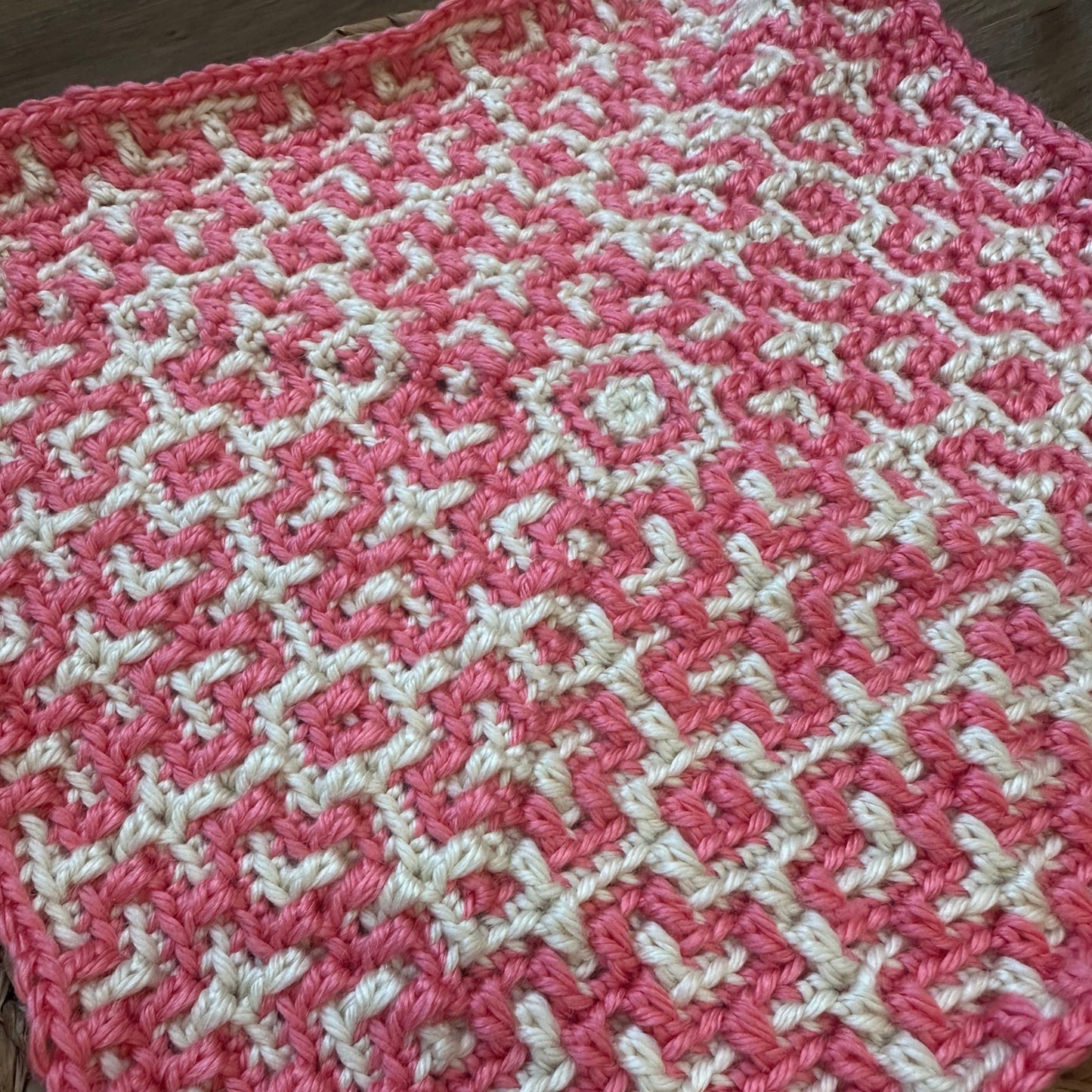 Celtic Knot Square | Mosaic Crochet Pattern in the Round