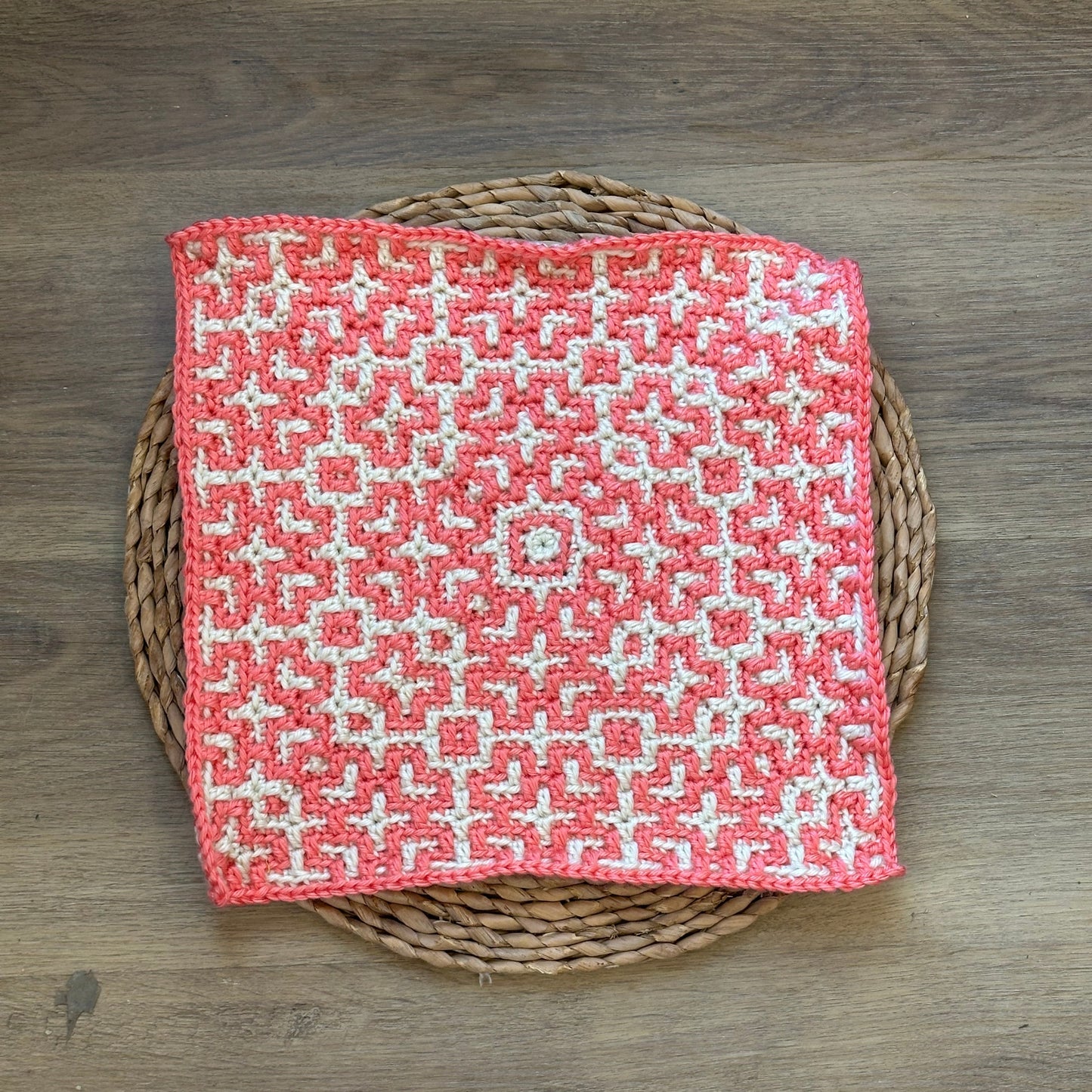 Celtic Knot Square | Mosaic Crochet Pattern in the Round