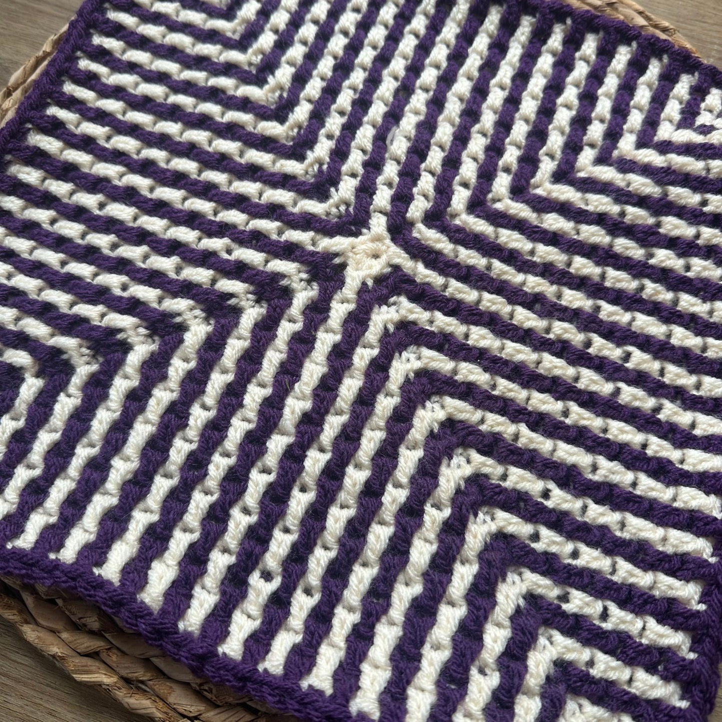Crossroads Square | Mosaic Crochet Granny Square from the Center Out (PDF Pattern)