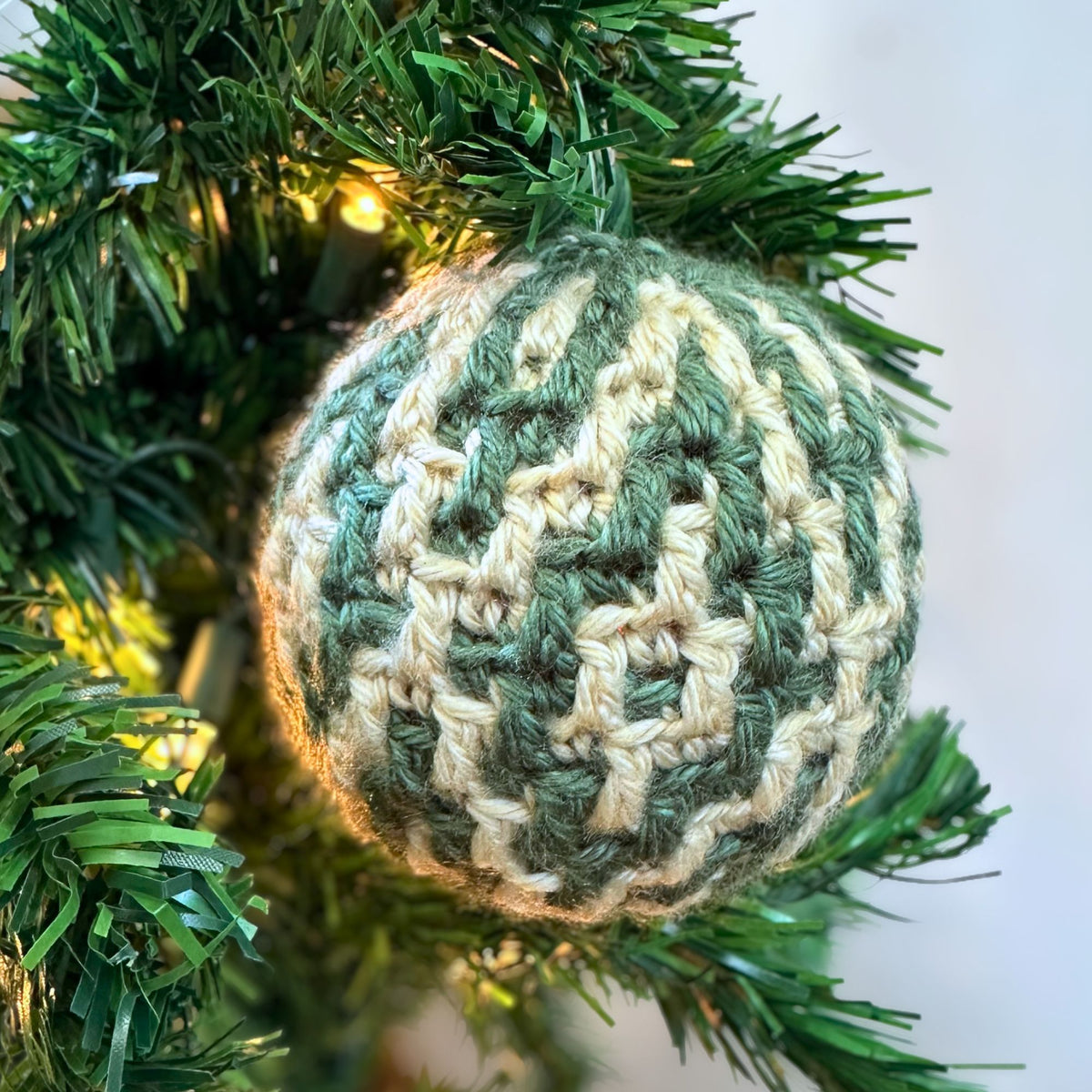 Mosaic Argyle Bauble | Easy Mosaic Crochet Christmas Ornament