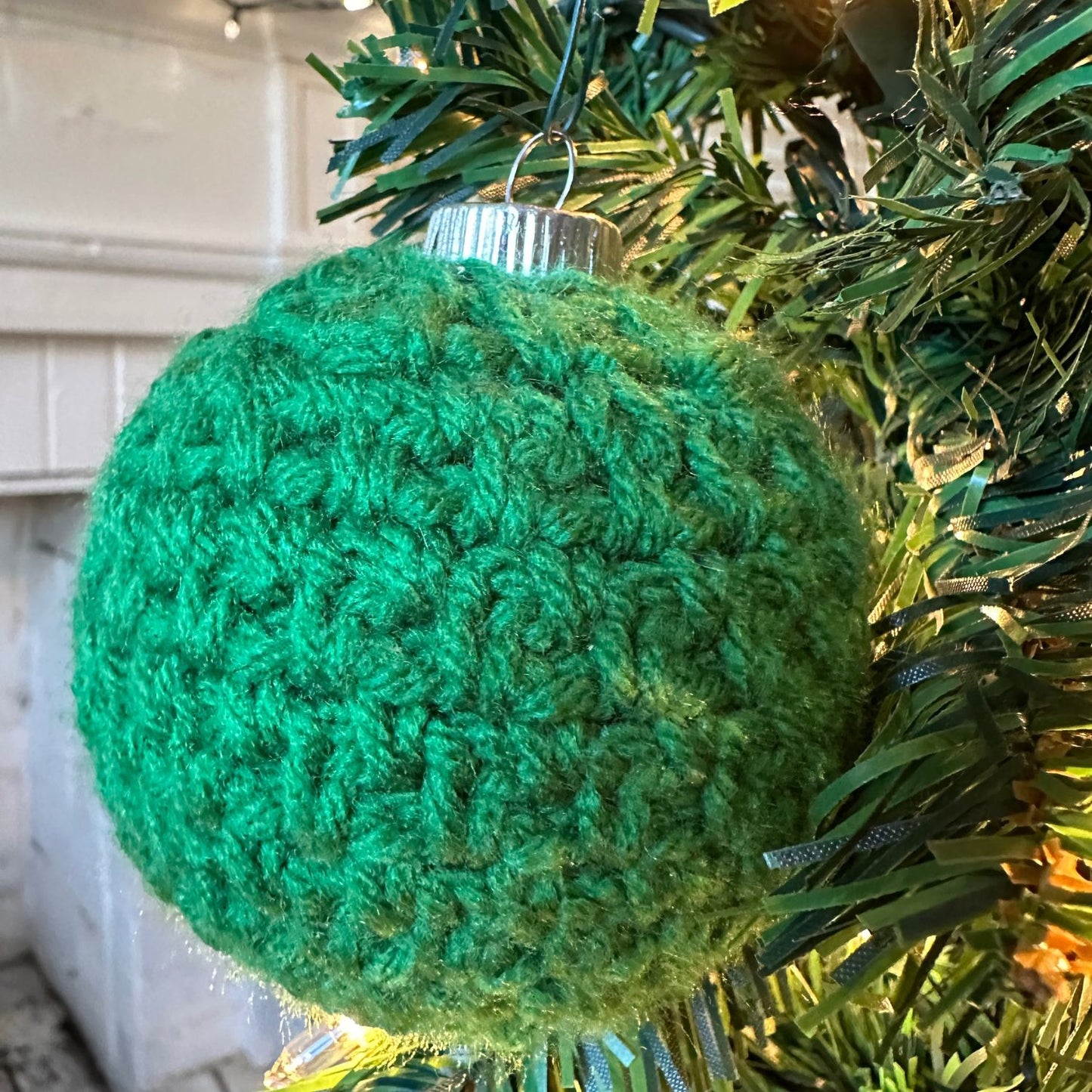 Simple Moss Bauble | Easy Crochet Christmas Ornament Pattern