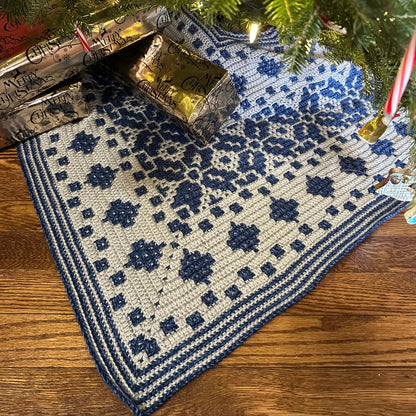 Nordic Star Christmas Tree Skirt - Mosaic Crochet Pattern | PDF