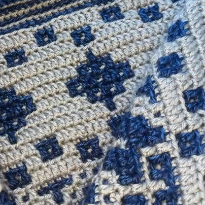 Nordic Star Christmas Tree Skirt - Mosaic Crochet Pattern | PDF