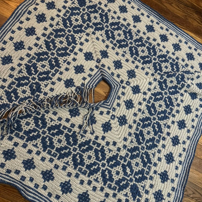 Nordic Star Christmas Tree Skirt - Mosaic Crochet Pattern | PDF