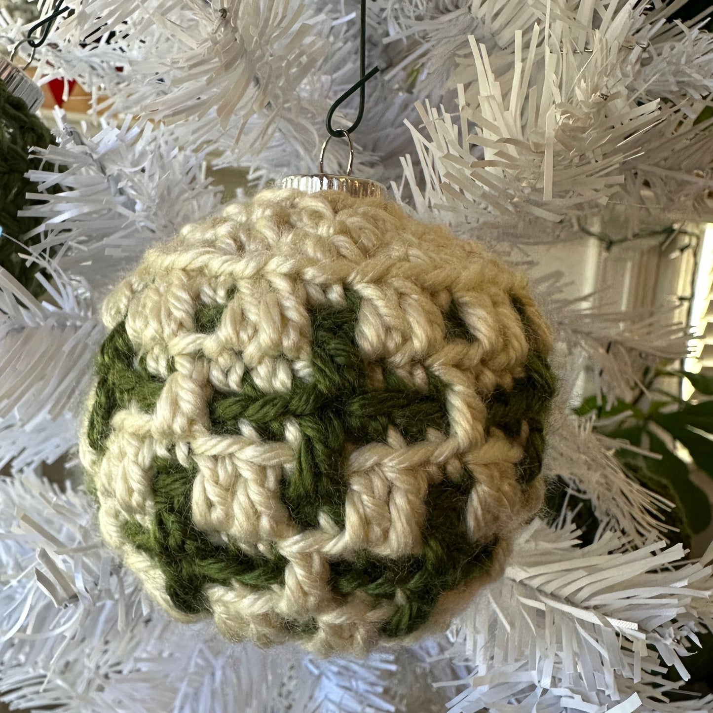 Plus Side Bauble | Mosaic Crochet Christmas Ornament Pattern