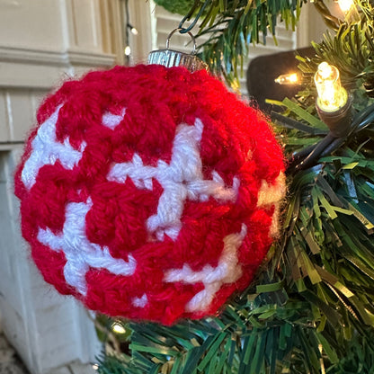 Plus Side Bauble | Mosaic Crochet Christmas Ornament Pattern