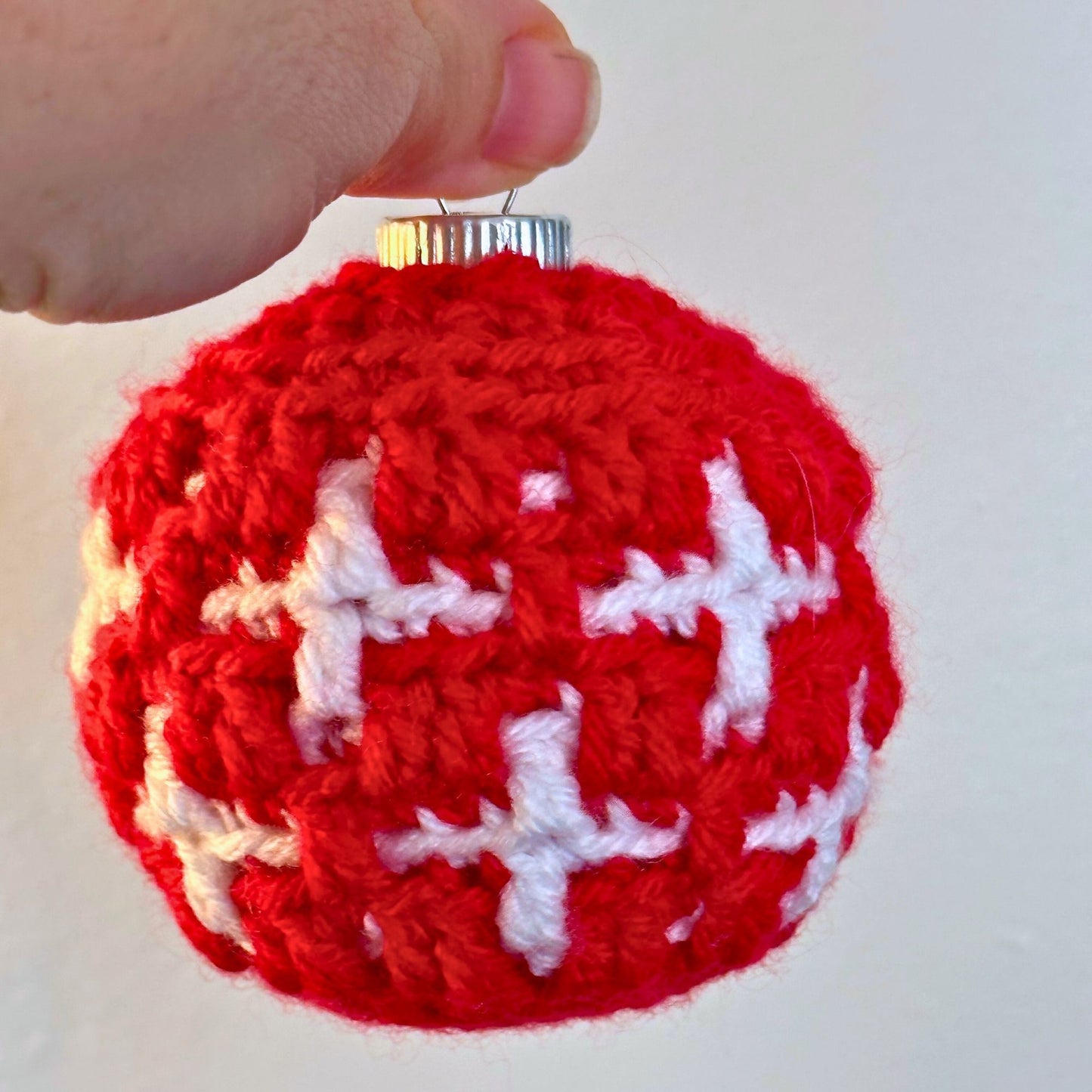 Plus Side Bauble | Mosaic Crochet Christmas Ornament Pattern