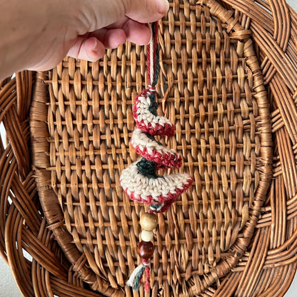 Twisty Tree Ornament | Crochet Christmas Tree Decoration Pattern
