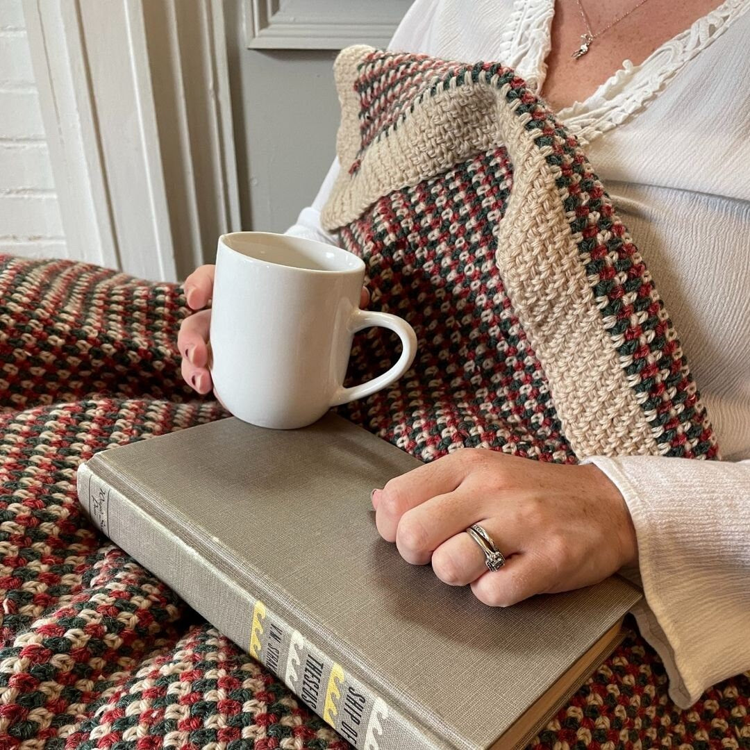 Easy Christmas Afghan Crochet Pattern | Cozy Blanket Lapghan | Moss Stitch