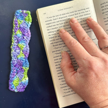 Simple Shell Stitch Bookmark | Easy Crochet Bookmark Pattern