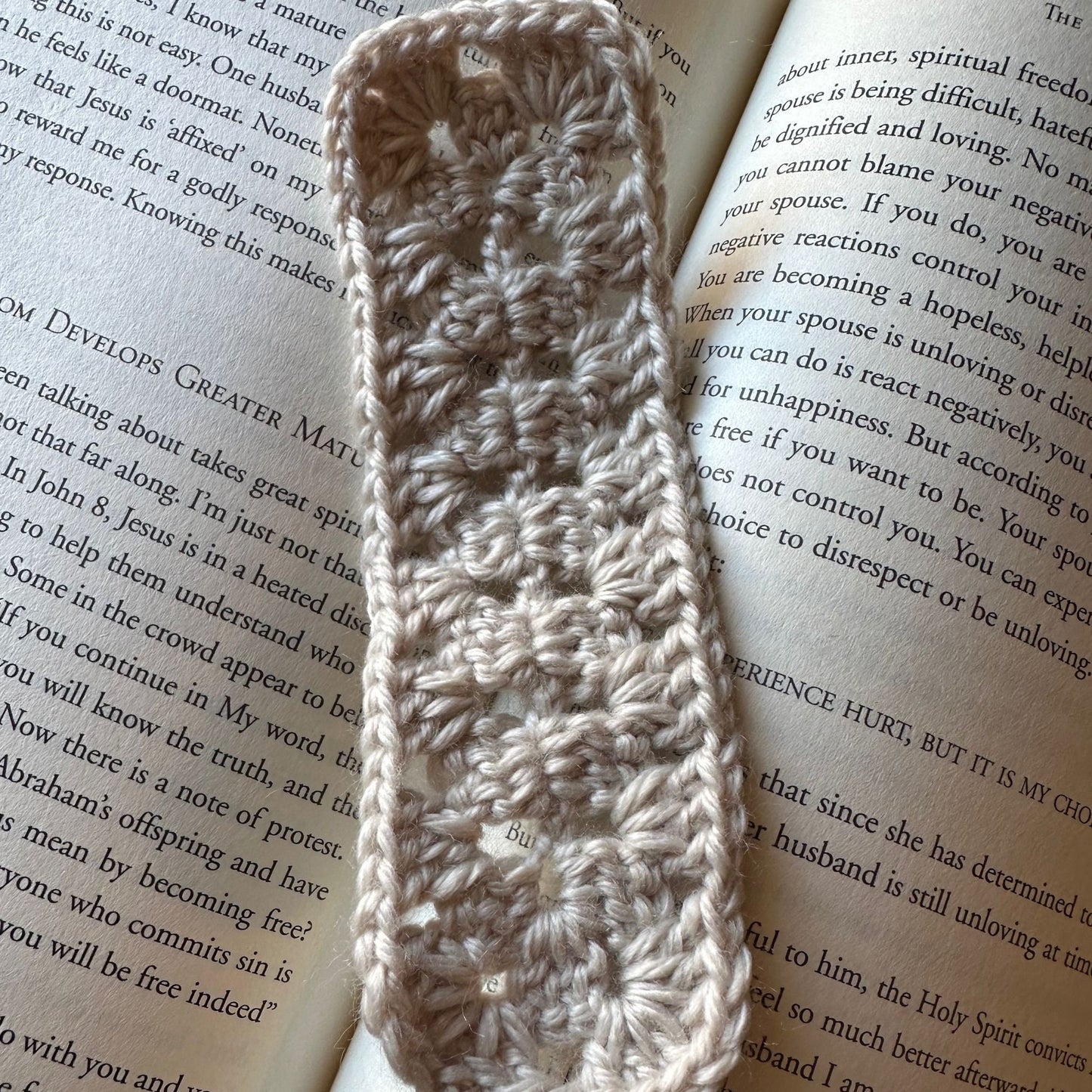 Granny Rectangle Bookmark Crochet Pattern, Easy Project for Book Lovers and Crocheters. Beginner Scrap Busting pattern