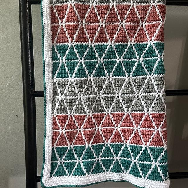 Mosaic Triangles Baby Blanket | Overlay Mosaic Crochet Pattern